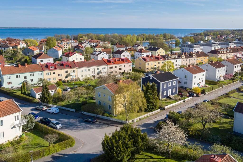 Toppmodernt Litet Hus Nara Kalmar Slott Och Havet Villa Exterior photo